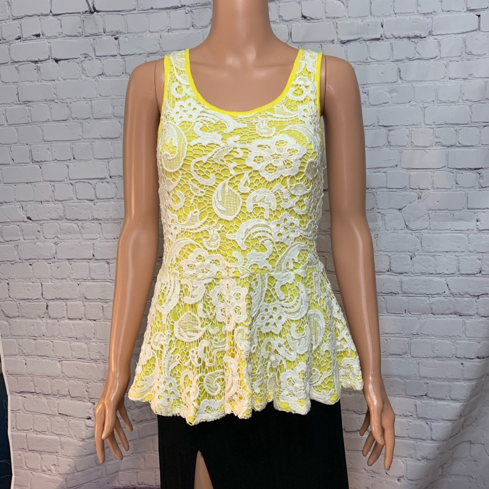 Anthropologie Yellow floral lace sleeveless peplum blouse top boho size xs